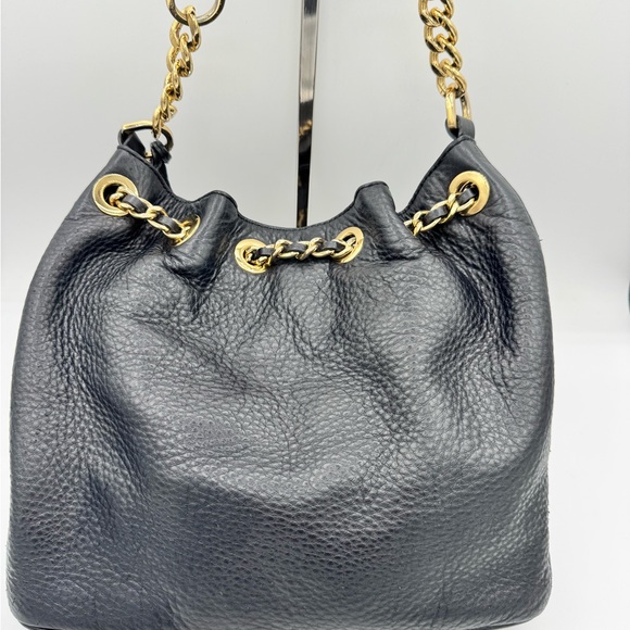 Michael Kors Frankie handbag black leather with gold trim. - Picture 4 of 12